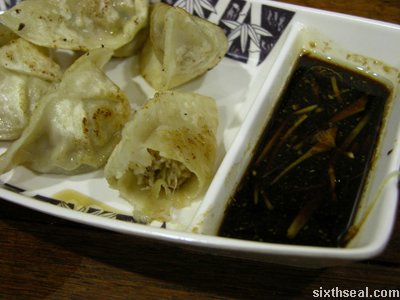 taiwanese dumplings close