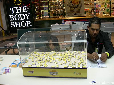 klia shopping redemption counter