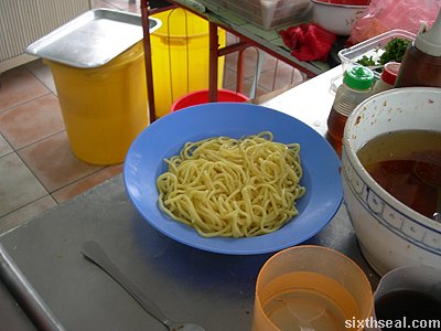 instant curry mee noodles