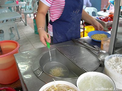 instant curry mee sprouts