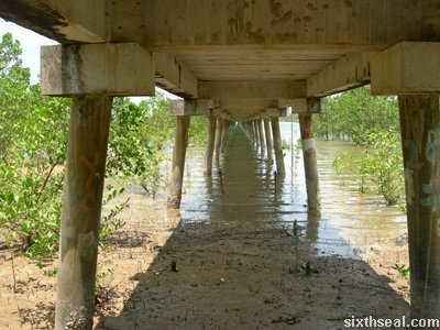 sempadi under pier