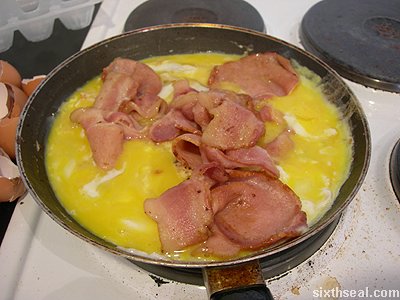 bacon omelet eggs bacon