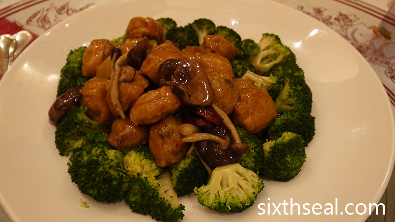 Stewed Bean Curd and Bean Puff with Dried Oyster Sea Moss and Darwin Broccoli