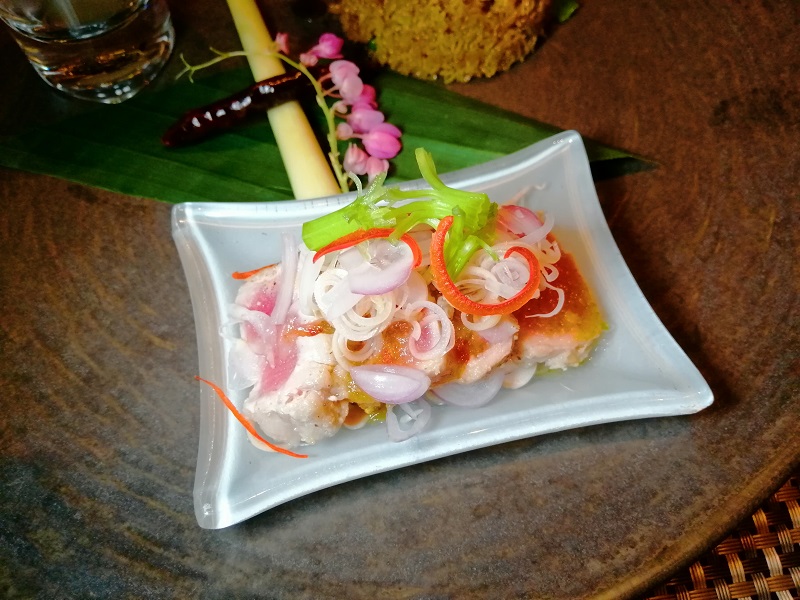 Tuna-salad-with-mint-leaves